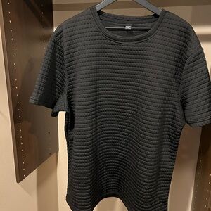 Men's Black Textured Short Sleeve Tee